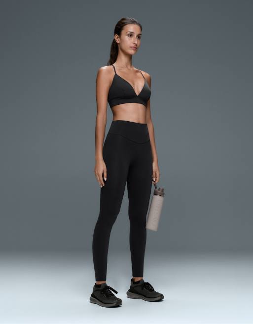 Oysho - Comfortlux - Brassière de sport maintien léger à bonnets triangle - Noir, 2 de 6