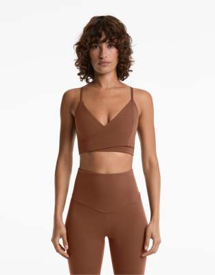 OYSHO - Comfortlux - Crossover-Sport-BH in Braun mit mittlerer Stützfunktion und Körbchen