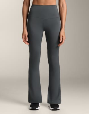 OYSHO - Comfortlux - Gerippte Schlaghose in Anthrazit mit hohem Bund-Grau