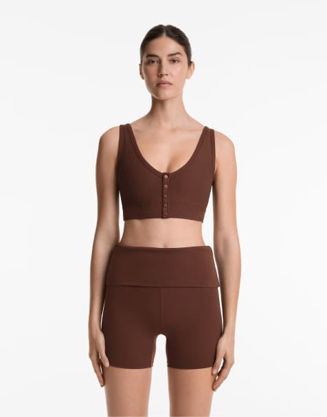 Oysho – Comfortlux – Geripptes Henley-Oberteil in Schokobraun mit Rückenausschnitt - view 1