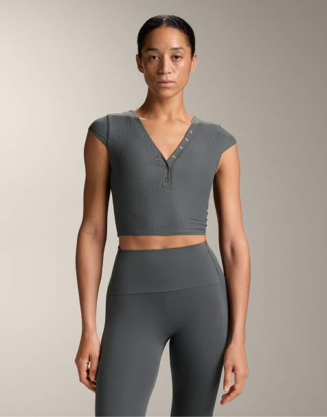 OYSHO – Comfortlux – Geripptes, kurzärmliges T-Shirt in Anthrazit - view 1