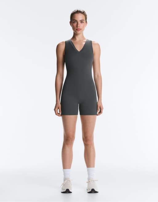 OYSHO – Comfortlux – Grå, kort jumpsuit med öppen rygg, 2 av 4
