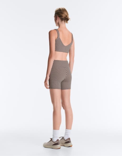 OYSHO Comfortlux high-rise 10cm gingham hot pants in brown, 4 of 4