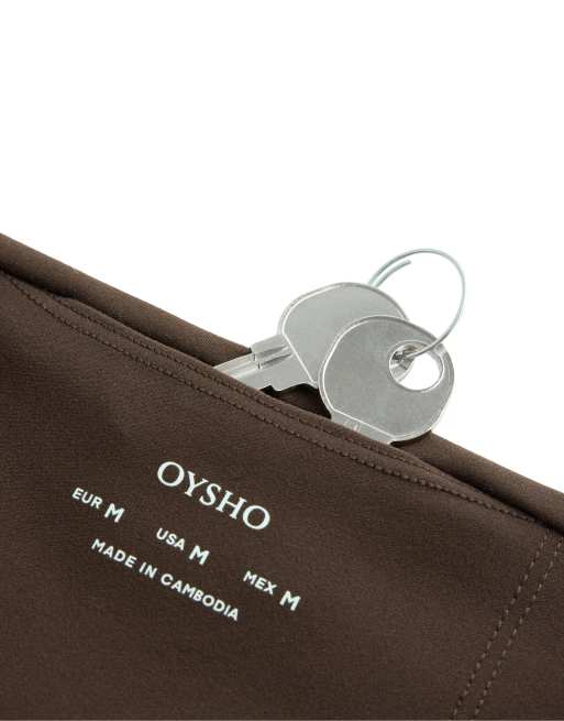 OYSHO Comfortlux high-rise 10cm hot pants in dark brown, 5 of 7