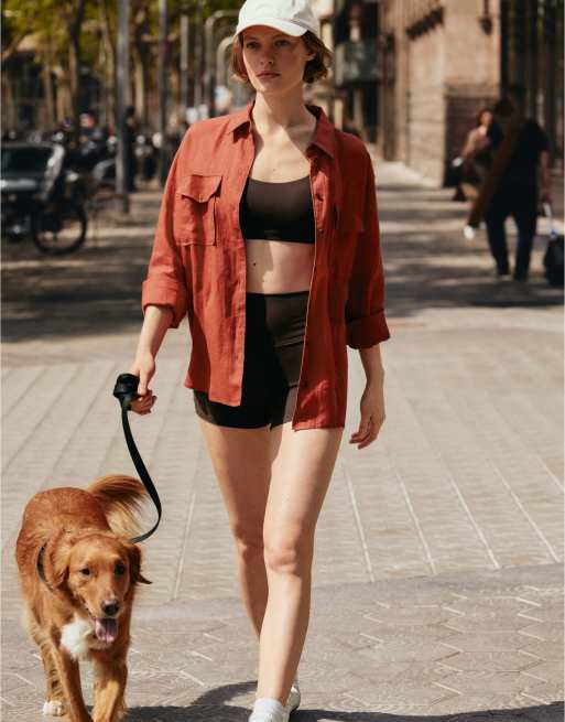 OYSHO Comfortlux high-rise 10cm hot pants in dark brown, 7 of 7