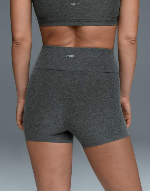 OYSHO Comfortlux high-rise 10cm hot pants in dark grey, 3 of 7