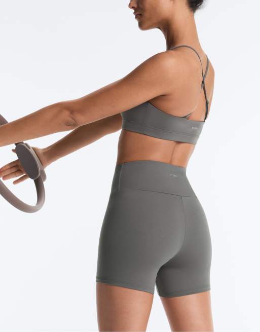 OYSHO Comfortlux high-rise 10cm hot pants in grey, 3 of 7