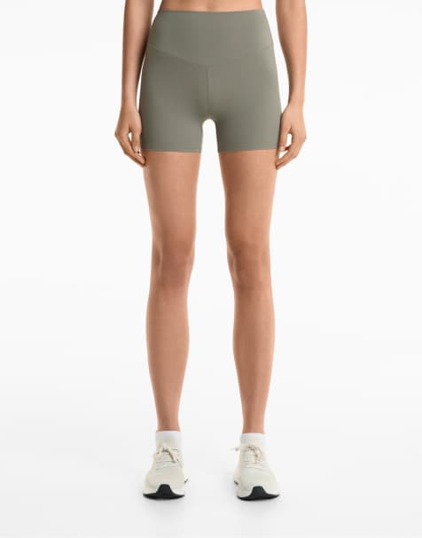 Oysho Comfortlux high-rise 10cm hot pants in mid khaki - view 1