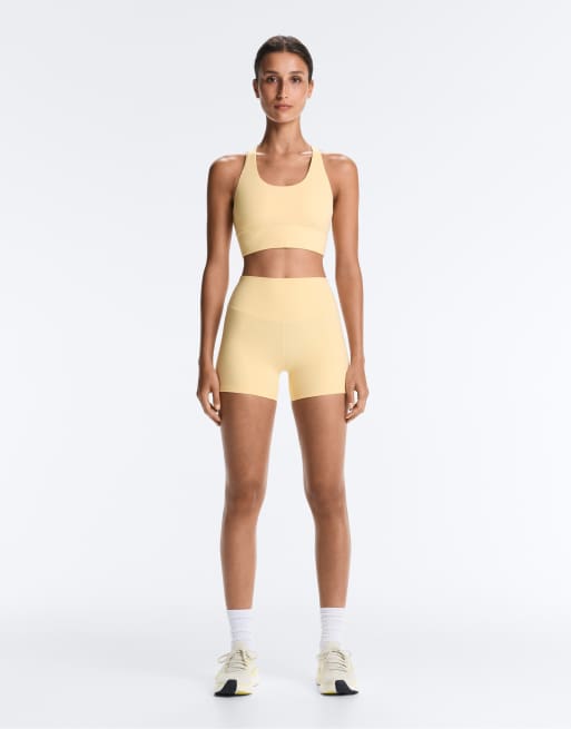 OYSHO Comfortlux high-rise 10cm hot pants in pale yellow, 2 of 7