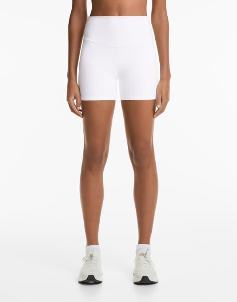 OYSHO Comfortlux high-rise 10cm hot pants in white - view 1
