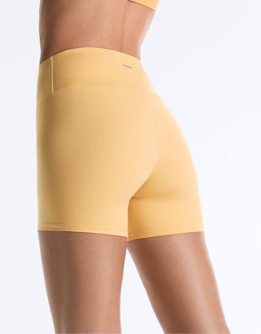 OYSHO Comfortlux high-rise 10cm hot pants in yellow, 3 of 7