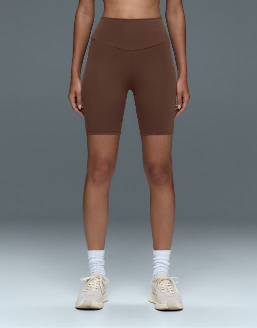 OYSHO Comfortlux high-rise 20cm short leggings in cocoa, 2 of 5