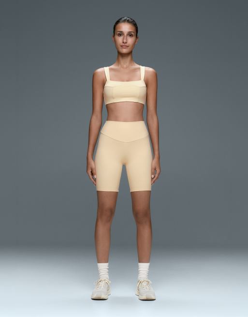 OYSHO Comfortlux high-rise 20cm short leggings in cream, 6 of 7