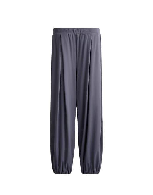 OYSHO Comfortlux high-waisted pleated joggers in grey, 3 of 4