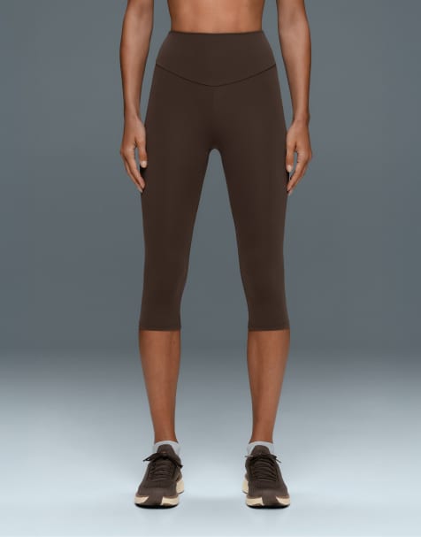 OYSHO Comfortlux højtaljede caprileggings på 40 cm i brun - view 1