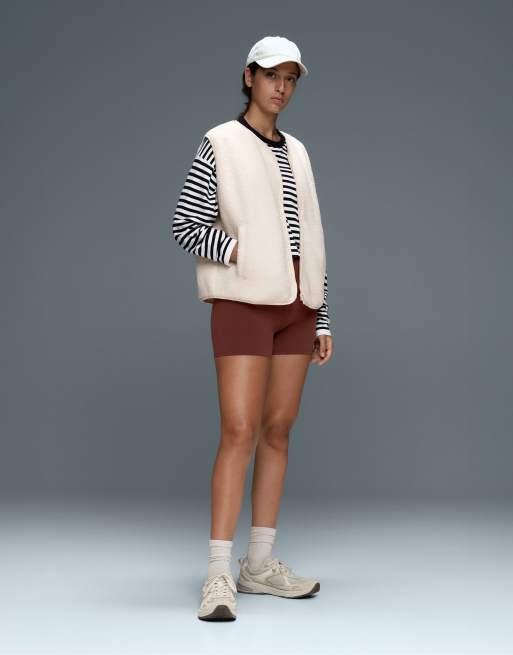 OYSHO Comfortlux hotpants a vita alta 10 cm marroni, 2 di 7