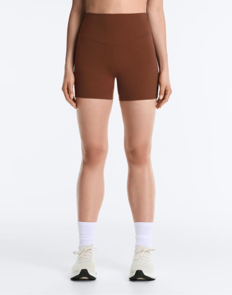 OYSHO – Comfortlux – Hotpants in Kaffeebraun mit hohem Bund, 10 cm Schrittlänge - view 1
