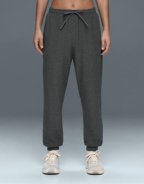 OYSHO Comfortlux joggers med medelhög midja i mörkgrått - view 1