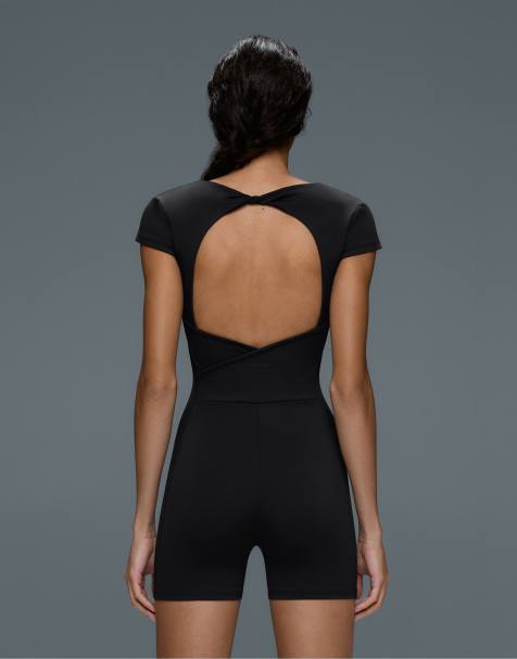 OYSHO Comfortlux jumpsuit med öppen rygg i svart - view 1