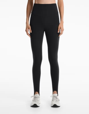 OYSHO - Comfortlux - Knöchelhohe Steg-Leggings in Schwarz mit super-hohem Bund