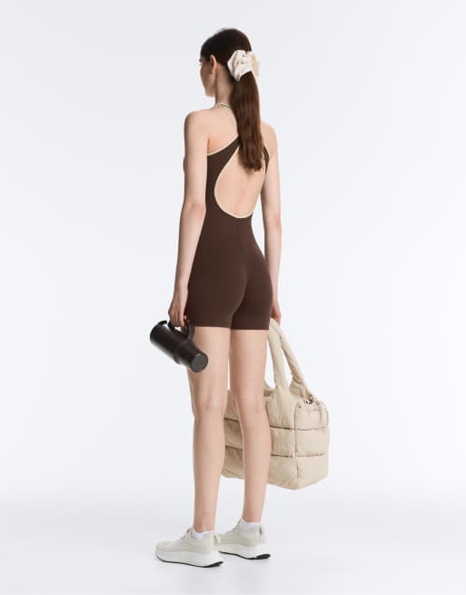 OYSHO – Comfortlux – Kurzer Jumpsuit in Dunkelbraun mit Paspelierung, 4 von 4