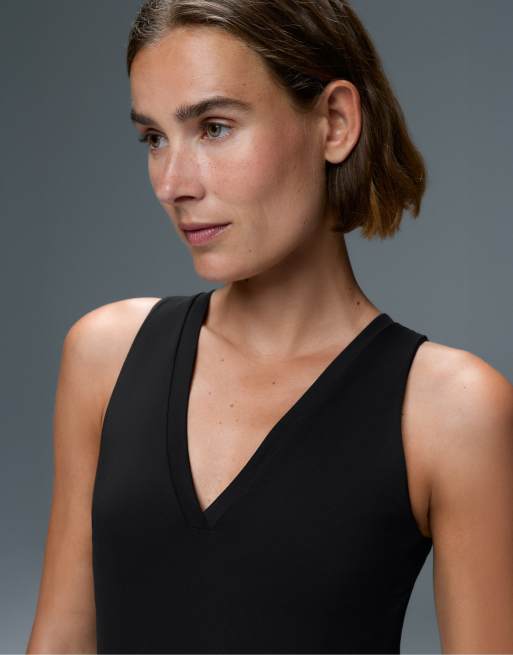 OYSHO – Comfortlux – Kurzer Jumpsuit in Schwarz mit Rückenausschnitt, 3 von 5