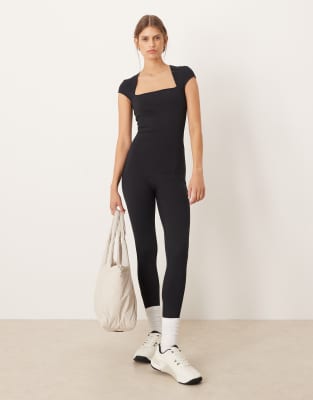 OYSHO - Comfortlux - Langer Jumpsuit in Schwarz mit eckigem Ausschnitt
