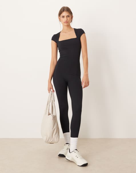 OYSHO – Comfortlux – Langer Jumpsuit in Schwarz mit eckigem Ausschnitt - view 1