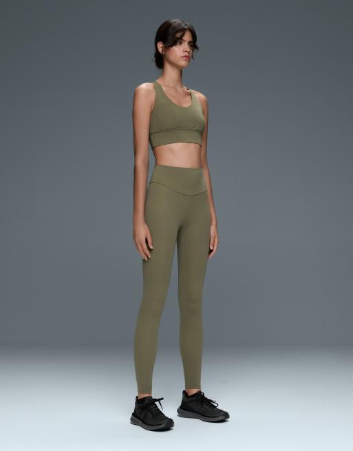 OYSHO comfortlux leggings med hög midja och ankellängd i khaki, 5 av 7