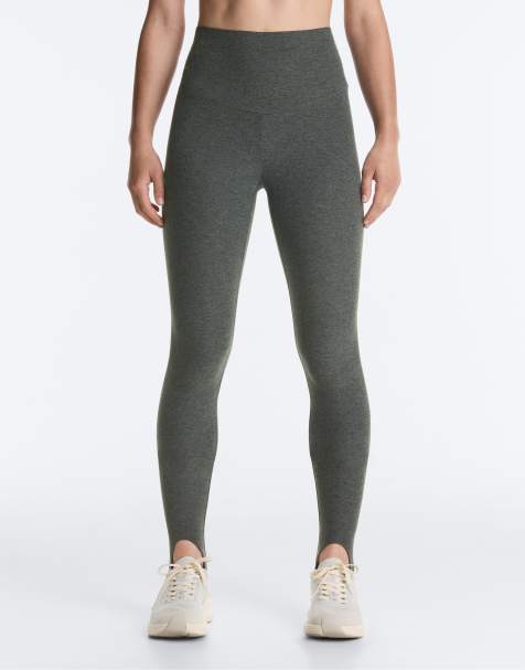 OYSHO Comfortlux leggings med meget høj talje, ankellængde og fodstrop i mørkegrå - view 1