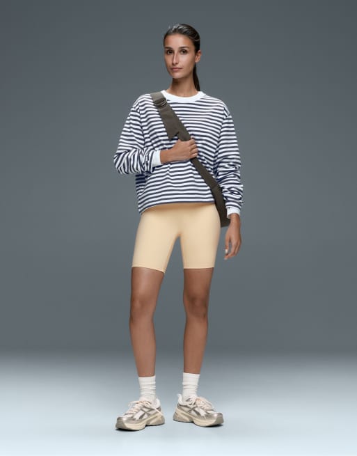OYSHO Comfortlux leggingshorts med hög midja 20 cm i cream, 2 av 7