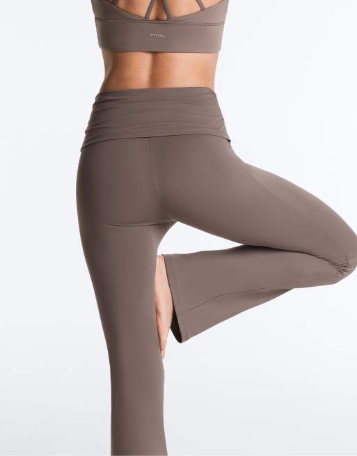 OYSHO - Comfortlux - Pantalon évasé à taille haute drapée - Gris taupe, 2 de 4