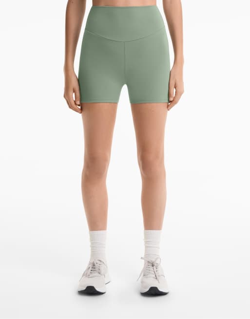 OYSHO - Comfortlux - Pantaloncini hotpant da 10 cm a vita alta color verde slavato