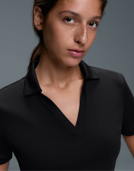 OYSHO - Comfortlux - Polo nera a maniche corte con profili a contrasto, 3 di 6