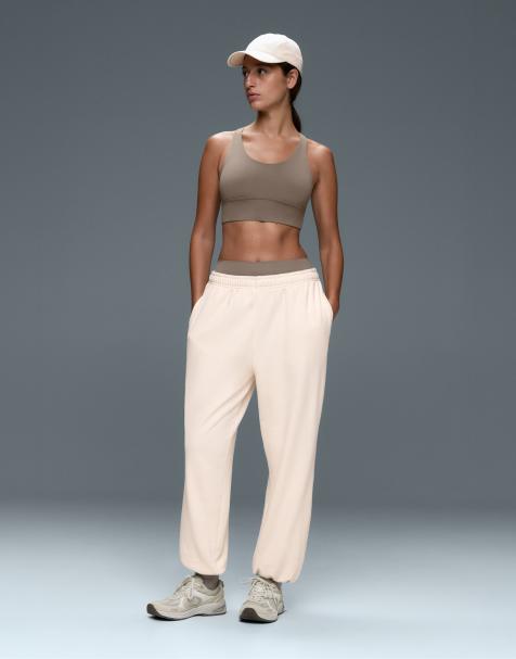 OYSHO - Comfortlux - Reggiseno sportivo a sostegno medio marrone con coppe - view 1