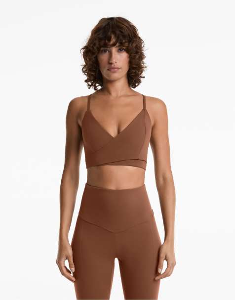OYSHO - Comfortlux - Reggiseno sportivo a sostegno medio marrone con fascette incrociate - view 1