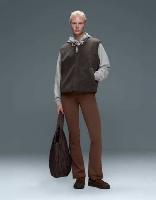 OYSHO Comfortlux Schlaghose mit hohem Bund in Kakaobraun, 2 von 7