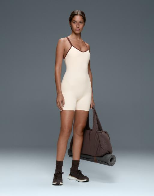 OYSHO Comfortlux short jumpsuit with contrast double straps in ecru, 3 of 7