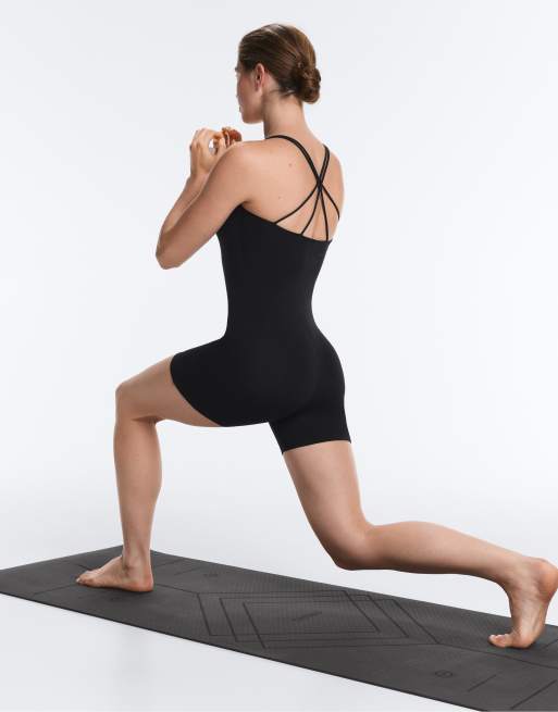 OYSHO - Comfortlux - Sort kort jumpsuit med knudedetalje, 3 af 4
