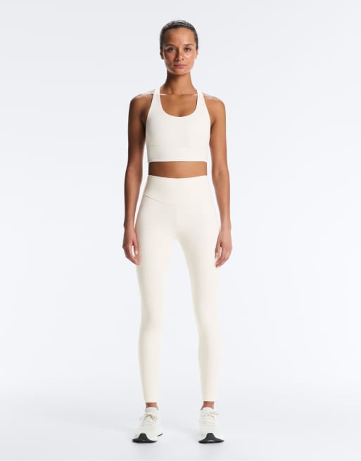 OYSHO – Comfortlux – Sport-BH in blassem Ecru mit Körbchen und mittlerer Stützfunktion, 2 von 7