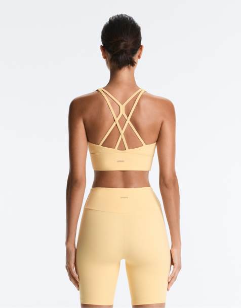 OYSHO – Comfortlux – Sport-BH in Blassgelb mit Körbchen und mittlerer Stützfunktion - view 1