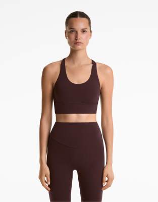 OYSHO - Comfortlux - Sport-BH in Braun mit mittlerer Stützfunktion und Körbchen-Brown