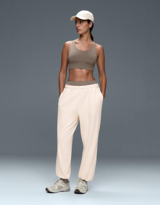 OYSHO – Comfortlux – Sport-BH in Braun mit mittlerer Stützfunktion und Körbchen, 2 von 6