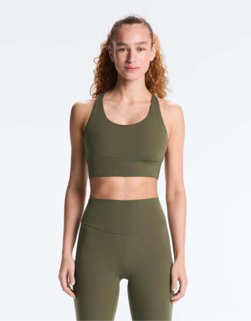 OYSHO – Comfortlux – Sport-BH in Grün mit mittlerer Stützfunktion und Körbchen, 3 von 7