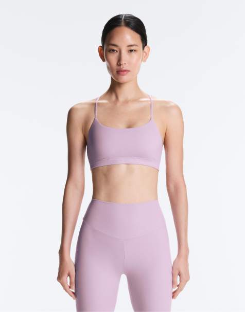 OYSHO – Comfortlux – Sport-BH in Lila mit leichter Stützfunktion und überkreuzten Trägern - view 1