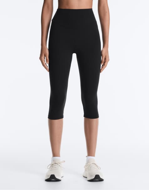OYSHO Comfortlux super high-rise 50cm capri leggings in black - view 1