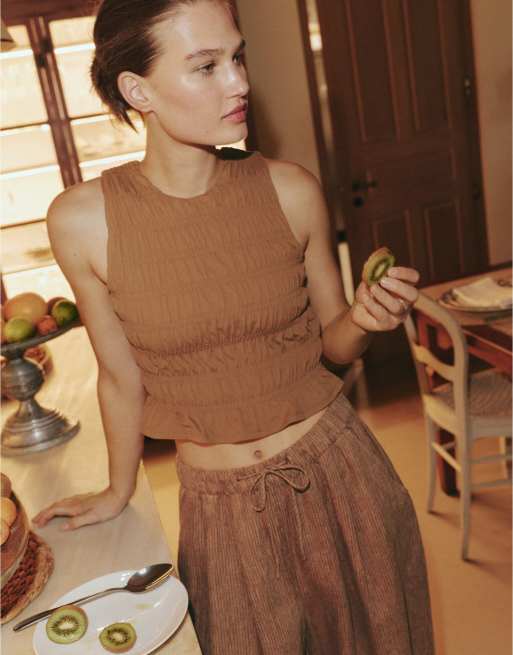 Oysho - Comfortlux - T-shirt smocké sans manches - Marron, 3 de 4