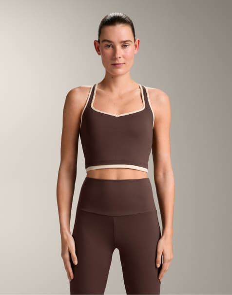 OYSHO – Comfortlux – Tanktop in Dunkelbraun mit überkreuztem Rücken und Kontrastdetail - view 1