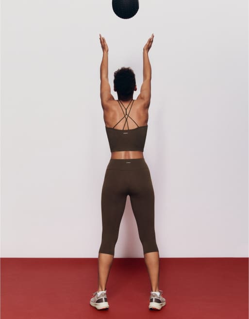Oysho – Comfortlux – Tanktop in Dunkelbraun mit überkreuzten Trägern, 5 von 7