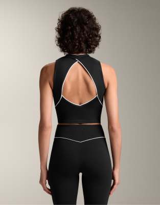 OYSHO - Comfortlux - Tanktop in Schwarz mit Paspelierung